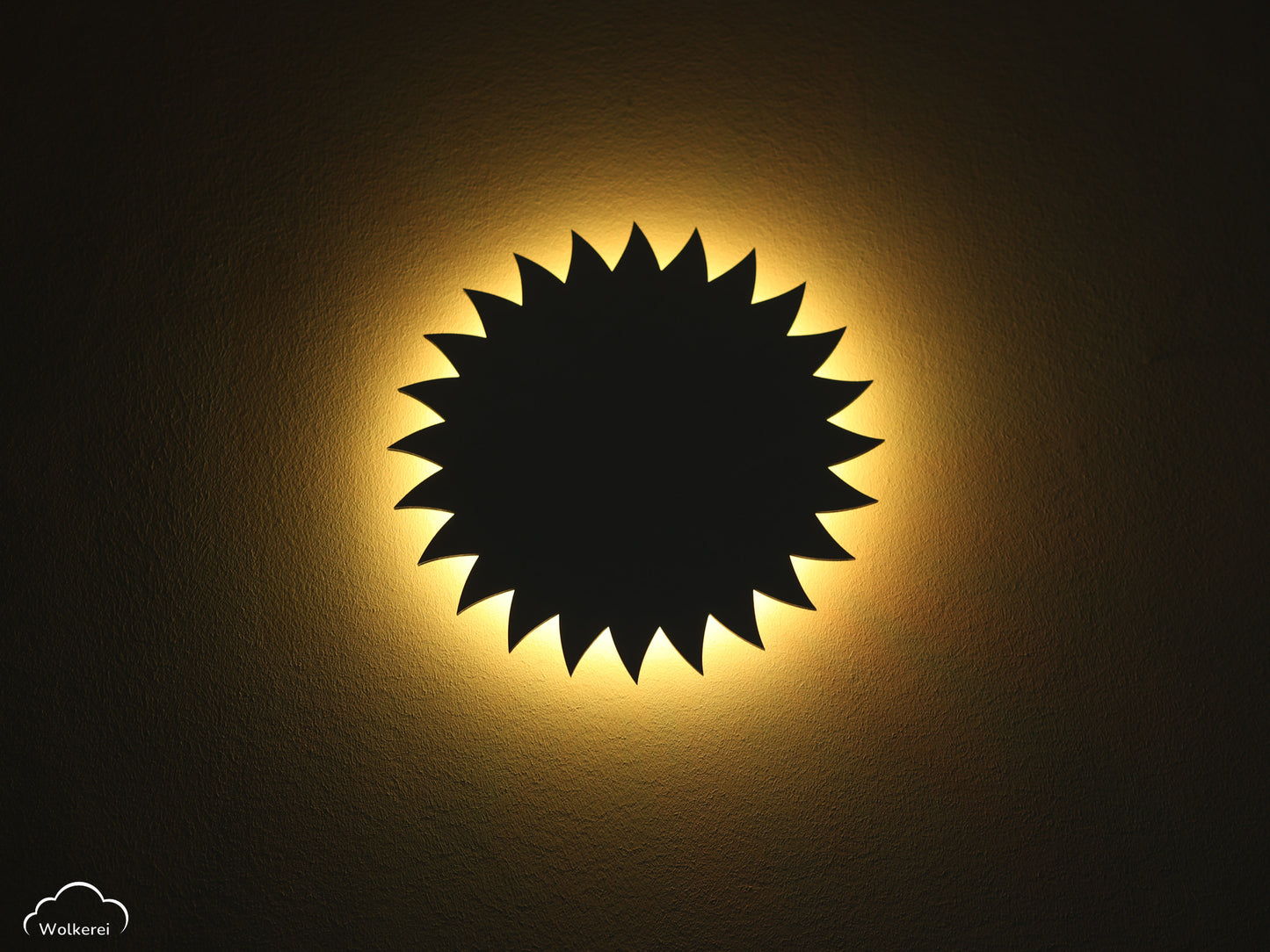 Sonne "Samira" Wandlampe für das Kinderzimmer aus Holz 30cm