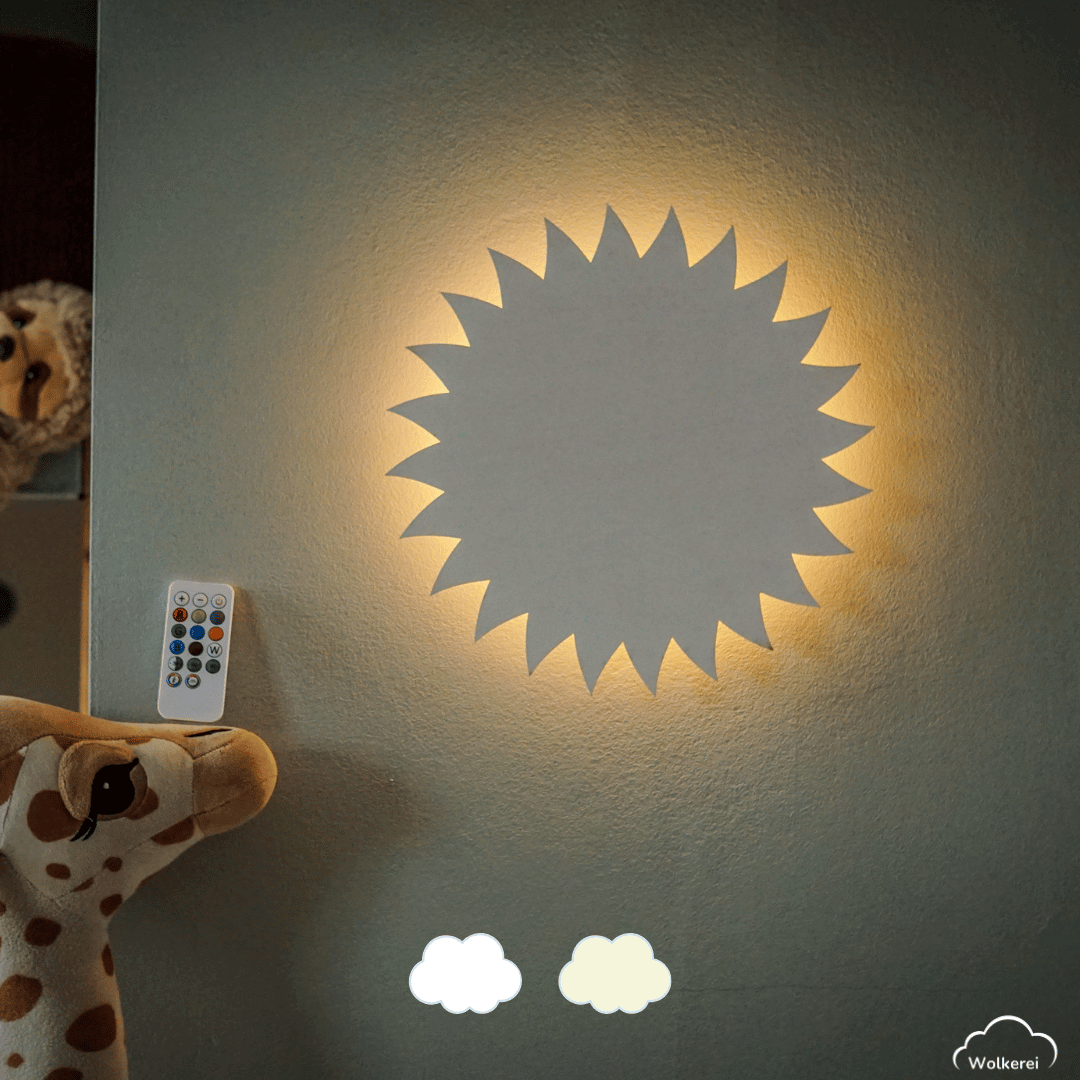 Sonne "Samira" Wandlampe für das Kinderzimmer aus Holz 30cm